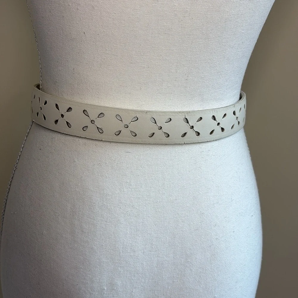 White Faux Leather Adjustable Belt. Vintage